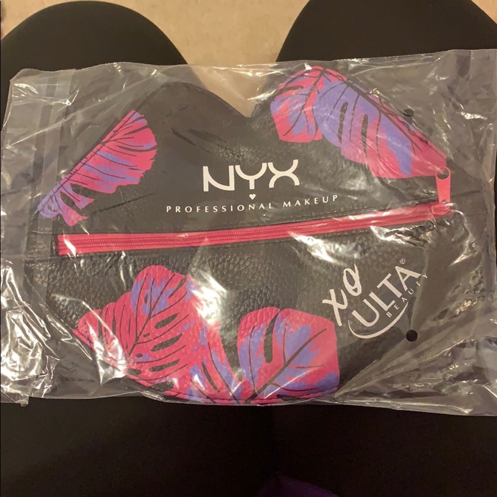 Makeup bag